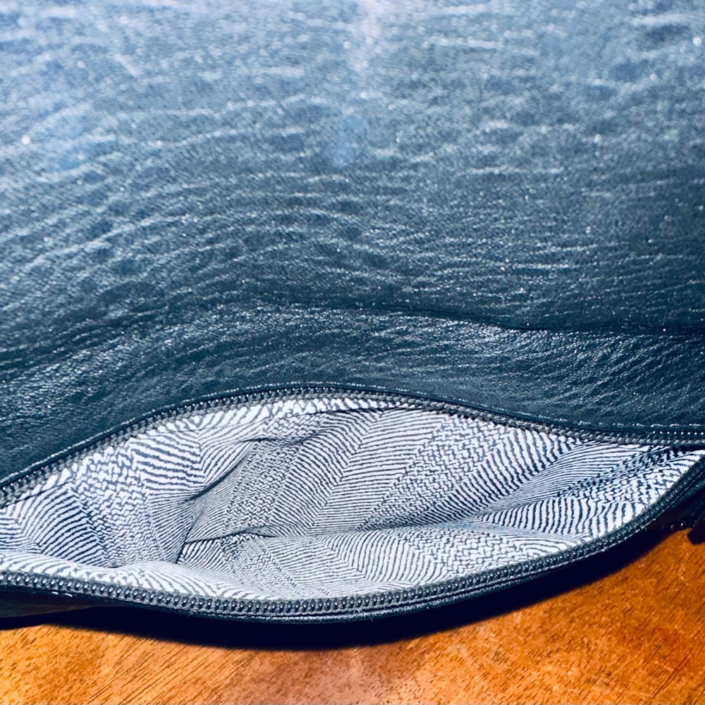 Black Vegan Leather‎ Envelope Crossbody Handbag long chain strap - Picture 4 of 7